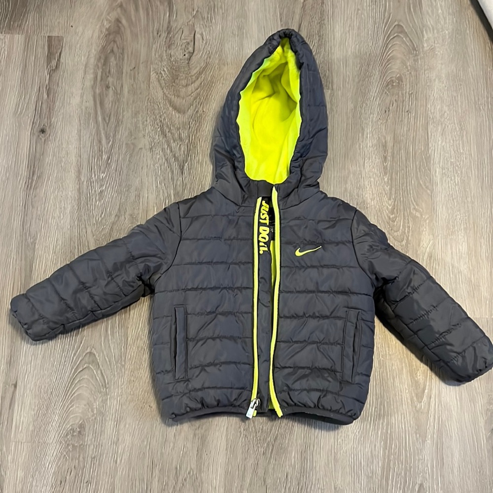 Nike kid spring jacket. Size 12M